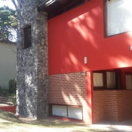 Rent this 2 bed house on Calle 46 in Partido de Villa Gesell, Mar Azul