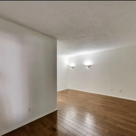 Rent this 1 bed condo on 3784 Hawthorne Avenue in Dallas, TX 75219