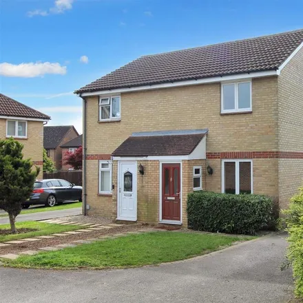 Rent this 2 bed duplex on Ramshaw Drive in Chelmsford, CM2 6PH
