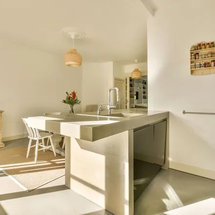 Rent this 5 bed apartment on Arubastraat 15-2 in 1058 VD Amsterdam, Netherlands
