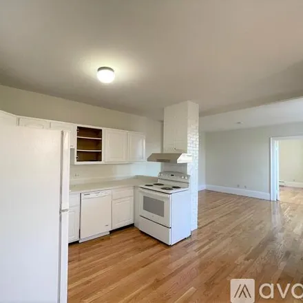 Rent this 5 bed apartment on 14 Chestnut St