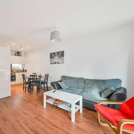 Image 5 - Kingfisher Heights, North Periphery, London, E16 2HP, United Kingdom - Apartment for rent