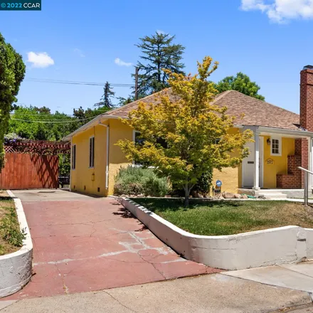 Buy this 3 bed house on 207 State Street in Modesto, CA 95354