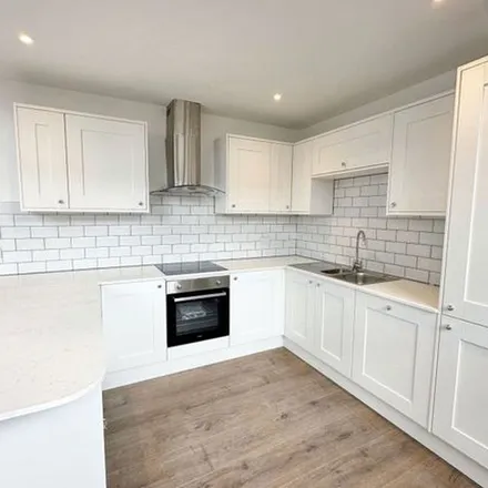 Rent this 3 bed duplex on Priory Road in Maidstone, ME15 6NW