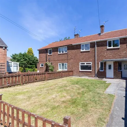 Rent this 3 bed townhouse on Beal Way in Newcastle upon Tyne, NE3 3EY