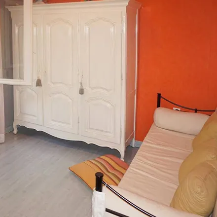 Rent this 3 bed house on Murviel-lès-Béziers in 1 Espace 19 Mars 1962, 34490 Murviel-lès-Béziers