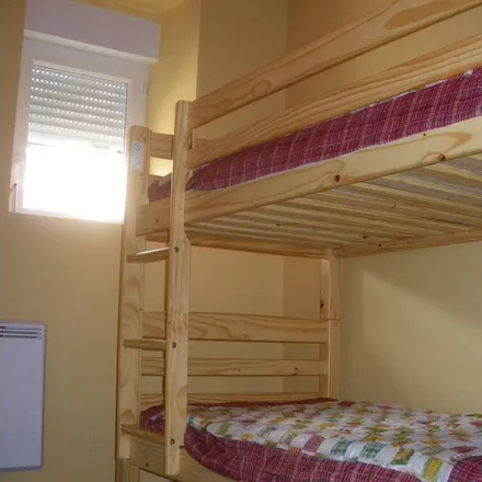 Rent this 2 bed townhouse on 12500 Castelnau-de-Mandailles