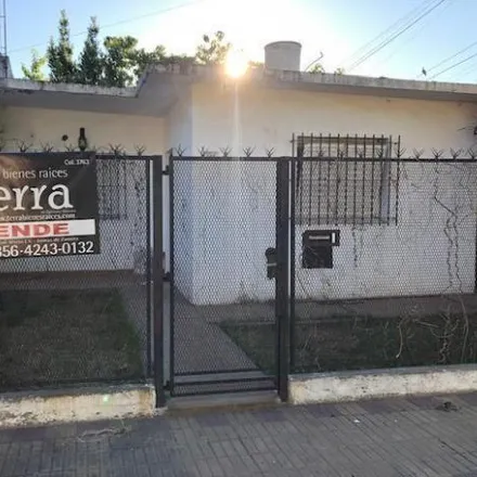 Buy this 2 bed house on Agrelo in Partido de Lomas de Zamora, B1836 CXJ Llavallol