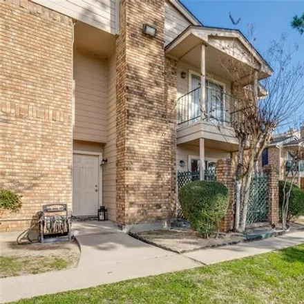 Buy this 1 bed condo on 3723 Lovers Wood Lane in Harris County, TX 77014