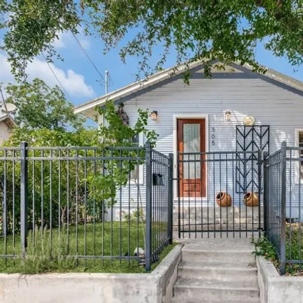 Rent this 3 bed house on 325 Keller Street in San Antonio, TX 78204
