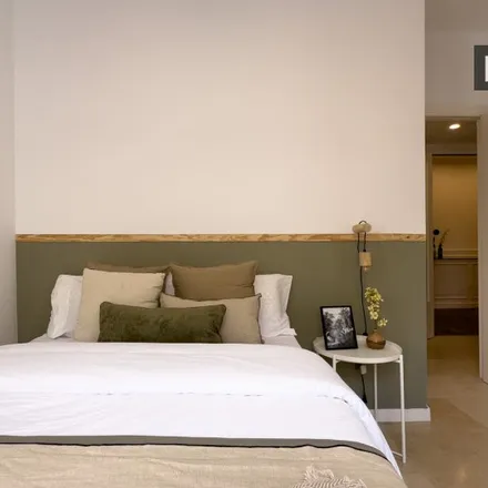 Rent this 6 bed room on Carrer dels Madrazo in 231, 08001 Barcelona