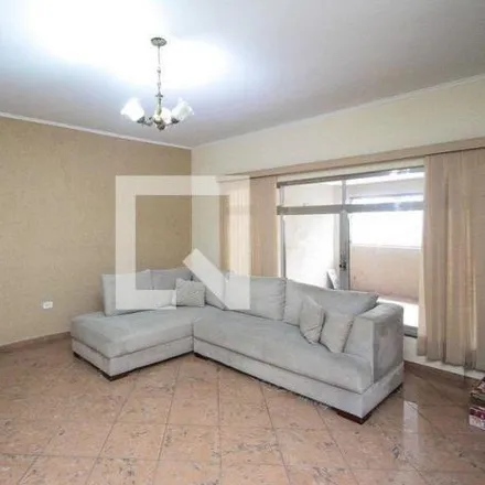 Rent this 3 bed house on Rua Silvio de Sousa in Água Rasa, São Paulo - SP