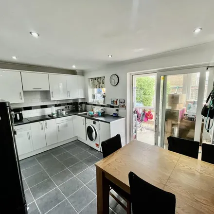 Image 3 - Ferry Lane, Walton, IP11 2UR, United Kingdom - House for rent