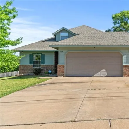 Buy this 4 bed house on 536 West South Street in Pauls Valley, OK 73075