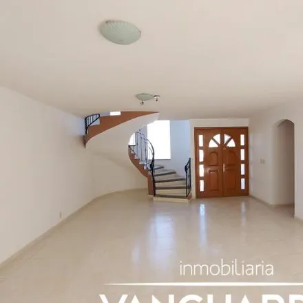 Rent this 3 bed house on Calle Cumbres De Tancitaro in Cumbres del Cimatario, 76090