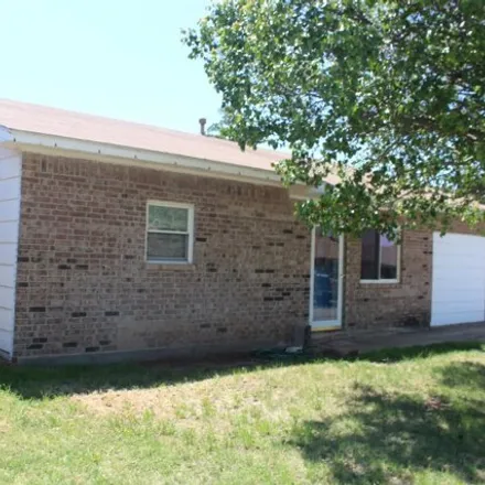 Buy this 3 bed house on 2443 Highland Avenue in Woodward, OK 73801