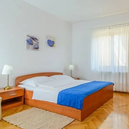 Rent this 2 bed apartment on Okrug Gornji in Put Mavarčice, 21223 Okrug Gornji