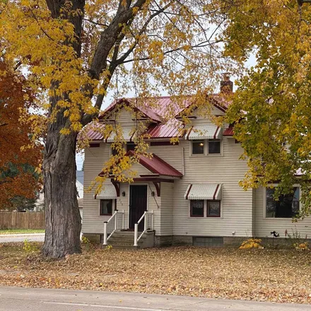Buy this 3 bed house on 315 West Green Bay Street in Shawano, WI 54166