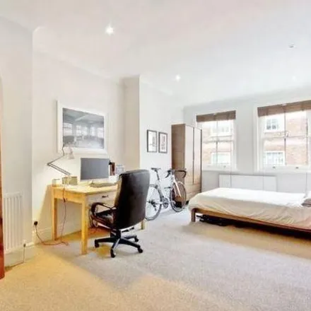 Image 5 - 33 Portland Place, East Marylebone, London, W1B 1AE, United Kingdom - Apartment for rent