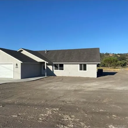 Buy this 3 bed house on 18150 Saint Andrew's Drive in Stallion Springs, Kern County