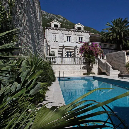 Buy this 3 bed house on 85336 Perast