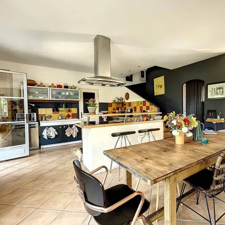 Rent this 3 bed house on Residence d’Arcole in 84160 Cadenet, France