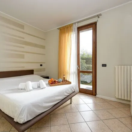 Rent this 2 bed apartment on Manerba del Garda in Piazzale Porto Dusano, 25080 Montinelle BS