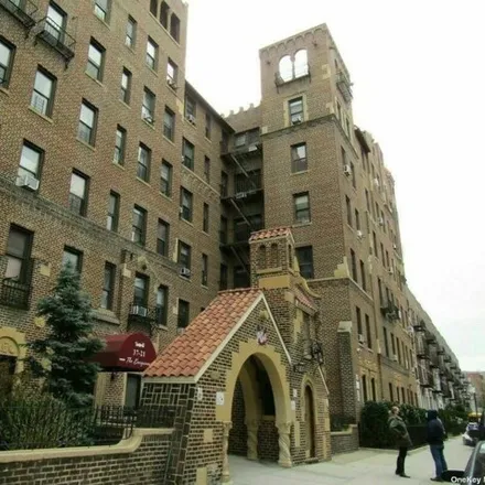 Image 1 - The Eldorado, 80th Street, New York, NY 11372, USA - Apartment for sale