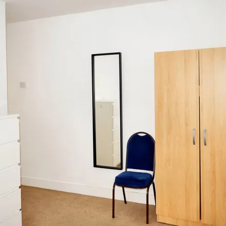 Image 5 - Limscott House, Bruce Road, Bromley-by-Bow, London, E3 3BT, United Kingdom - Apartment for rent