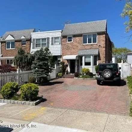 Buy this 3 bed house on 291 Hillman Avenue in New York, NY 10314