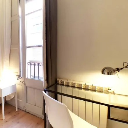 Rent this 1 bed room on La Pepita in Carrer de Còrsega, 343