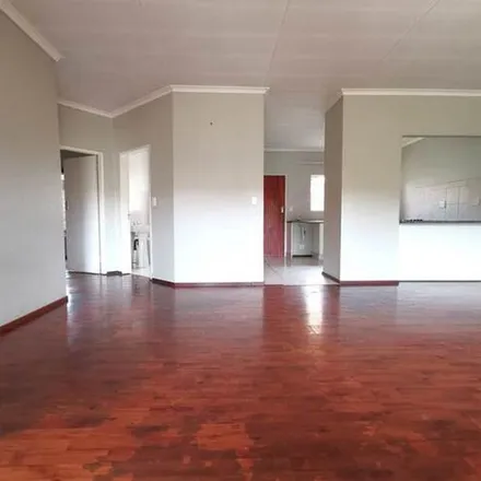 Image 3 - Boswell Avenue, Mondeor, Johannesburg, 2001, South Africa - Apartment for rent