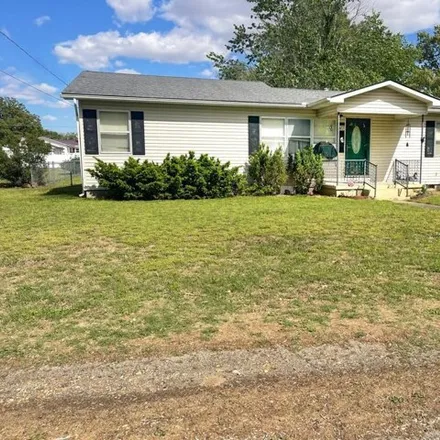 Buy this 3 bed house on 378 West McKinley Avenue in Bernie, Stoddard County