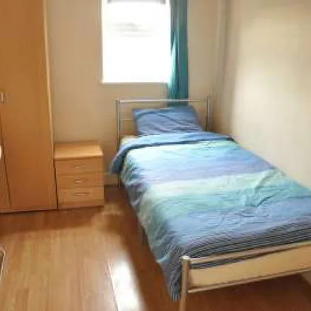 Rent this 4 bed room on Wash E7 in Romford Road, London