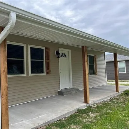 Rent this 2 bed house on 1100 West Ashland Street in Nevada, MO 64772