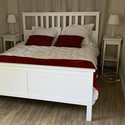 Rent this 5 bed house on 33340 Lesparre-Médoc