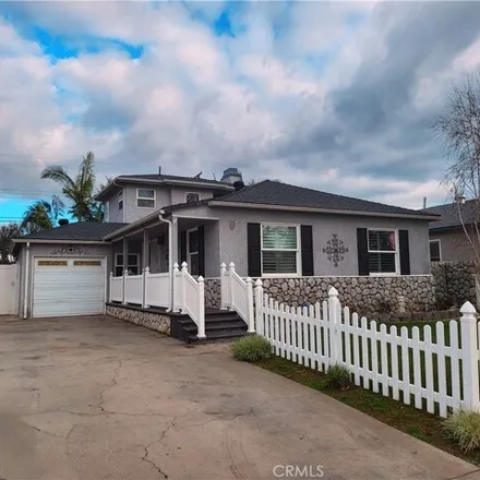 Rent this 3 bed house on 5560 Lorelei Avenue in Lakewood, CA 90712