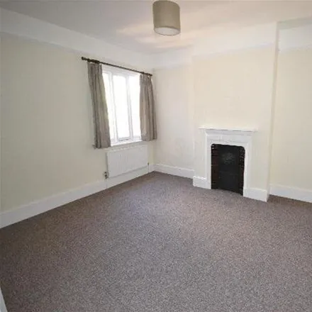 Image 4 - Harpenden Railway Station, Station Road, Hatching Green, AL5 4AA, United Kingdom - Apartment for rent