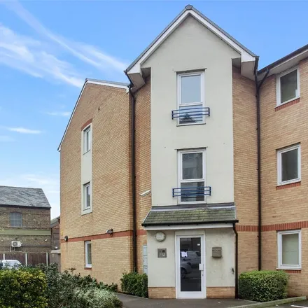 Rent this 1 bed apartment on Wickes in Stuart Road, Gravesend