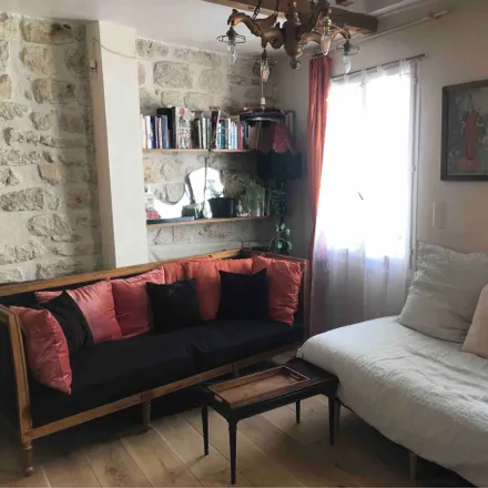 Rent this 3 bed apartment on 17 Rue des Petits Carreaux in 75002 Paris, France