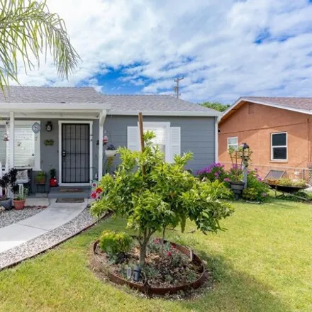 Buy this 2 bed house on 608 North Laurel Street in Stockton, CA 95205