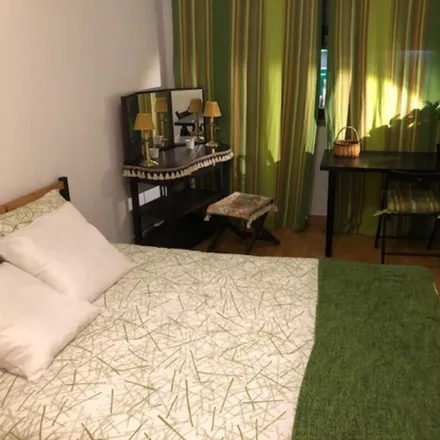 Rent this 3 bed apartment on Francisco Stromp in Ciclovia Alameda das Linhas de Torres, 1750-142 Lisbon