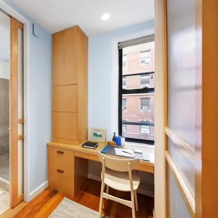 Image 6 - 130 West 16th Street, New York, NY 10011, USA - Apartment for sale