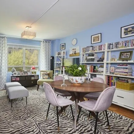 Image 1 - 194 Amsterdam Avenue, New York, NY 10023, USA - Apartment for sale