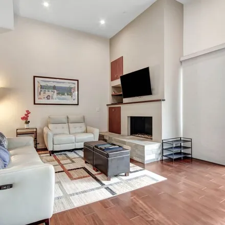 Rent this 3 bed apartment on Burton Way in Beverly Hills, CA 90212