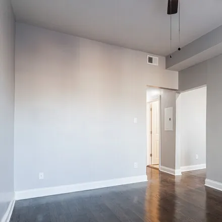Image 9 - 906 W Montrose Ave, Unit 2E - Apartment for rent