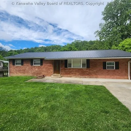 Buy this 5 bed house on 1803 Pinewood Drive in Kanawha County, WV 25320