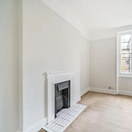 Image 5 - Morshead Mansions, Camden, London, W9 - Apartment for sale