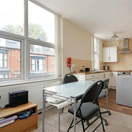 Image 3 - 47 Thompson Road, Sheffield, S11 8RB, United Kingdom - House for sale