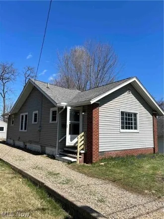 Buy this 2 bed house on 531 Plum Street in Akron, OH 44305